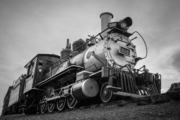 steam locomotive engine 318 black and white